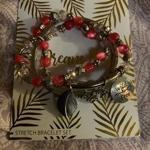 NWT Stretch Bracelet Set